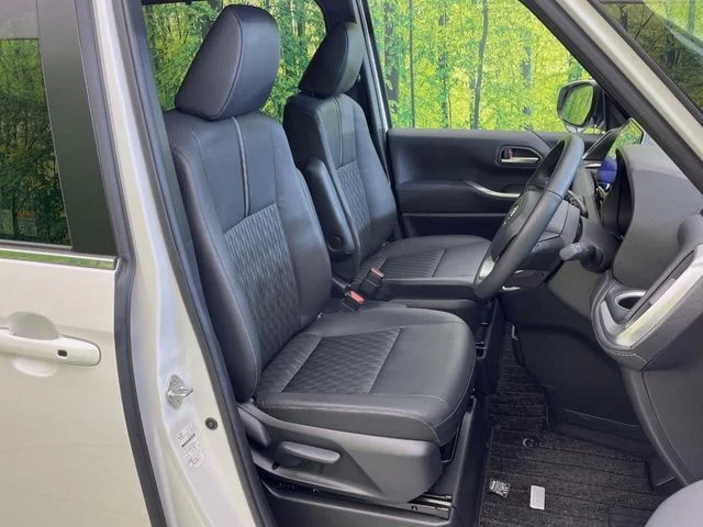 One Car Grade R TOYOTA NOAH S−Z | Provide Cars